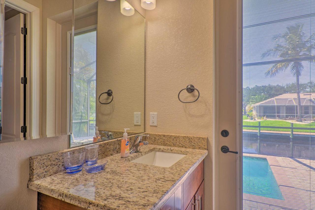Canalfront Cape Coral Home With Patio And Grill! Bagian luar foto